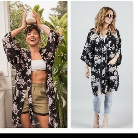 Black and White Floral Kimono - Picture 2 of 4